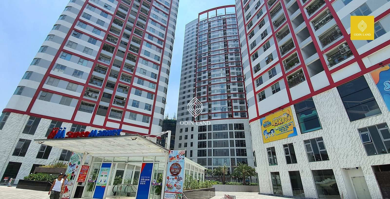 Imperial Plaza apartment complex